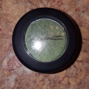 MAC Cosmetics eyeshadow - frost - HUMID - green